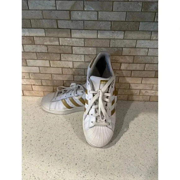 Adidas clam shell toed superstar women’s size 5 BQ - Picture 3 of 5